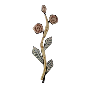 Diseño artístico de una flor con tres rosas en tonos rosa y hojas verdes, representando una decoración elegante y natural. Ideal para ilustrar temas de botánica o diseño floral.