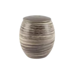 Jarrón decorativo de diseño moderno con textura estriada en tonos marrones y beige, ideal para decoración de interiores.